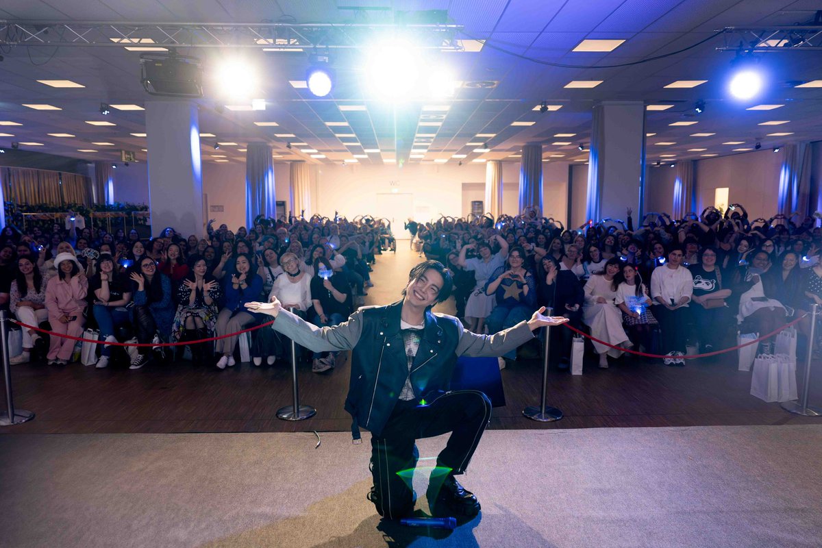 PanoSpotlight's tweet photo. Here it is ~ the snapshots of your special moment with #BuildJakapan at #Build1stFMinBerlin. 

https://t.co/XoPOuMnbuz

Please DM if any problems 💙
#Beyourlver 
@JakeB4rever https://t.co/d2dMSMvcK1