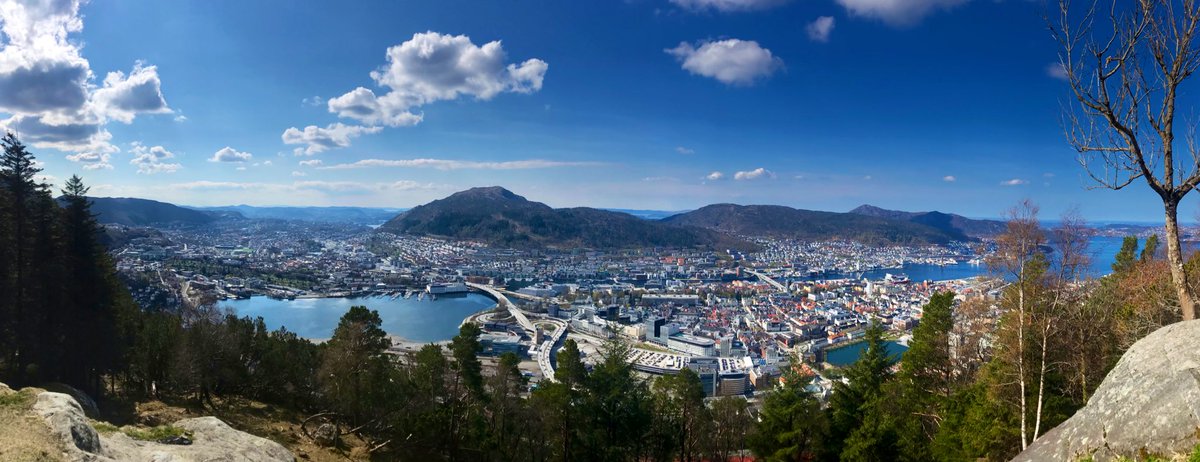 🇳🇴 Now that’s what I call a good view… Enjoy your day… it’s beautiful May!