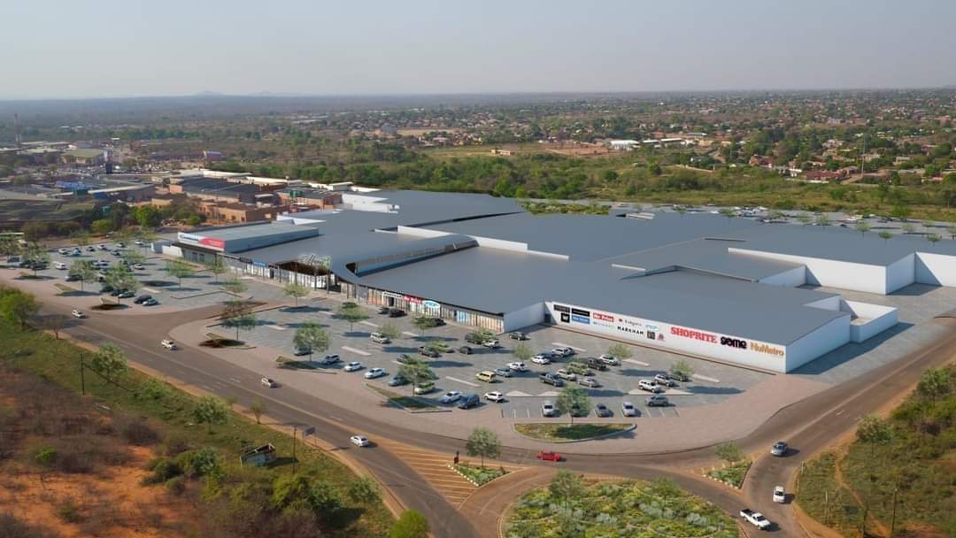 This Mike Nkuna, the founder of Masingita Group of Companies which owns:
 
‼️ Masingita Shopping Center - Giyani 
‼️ Aeroton Convenience Center - Nasrec
‼️ Masingita Plaza - Giyani
‼️ Mangalani Convenience Center - Soweto
‼️ Mangalani Convenience Center - Giyani
‼️ Mangalani