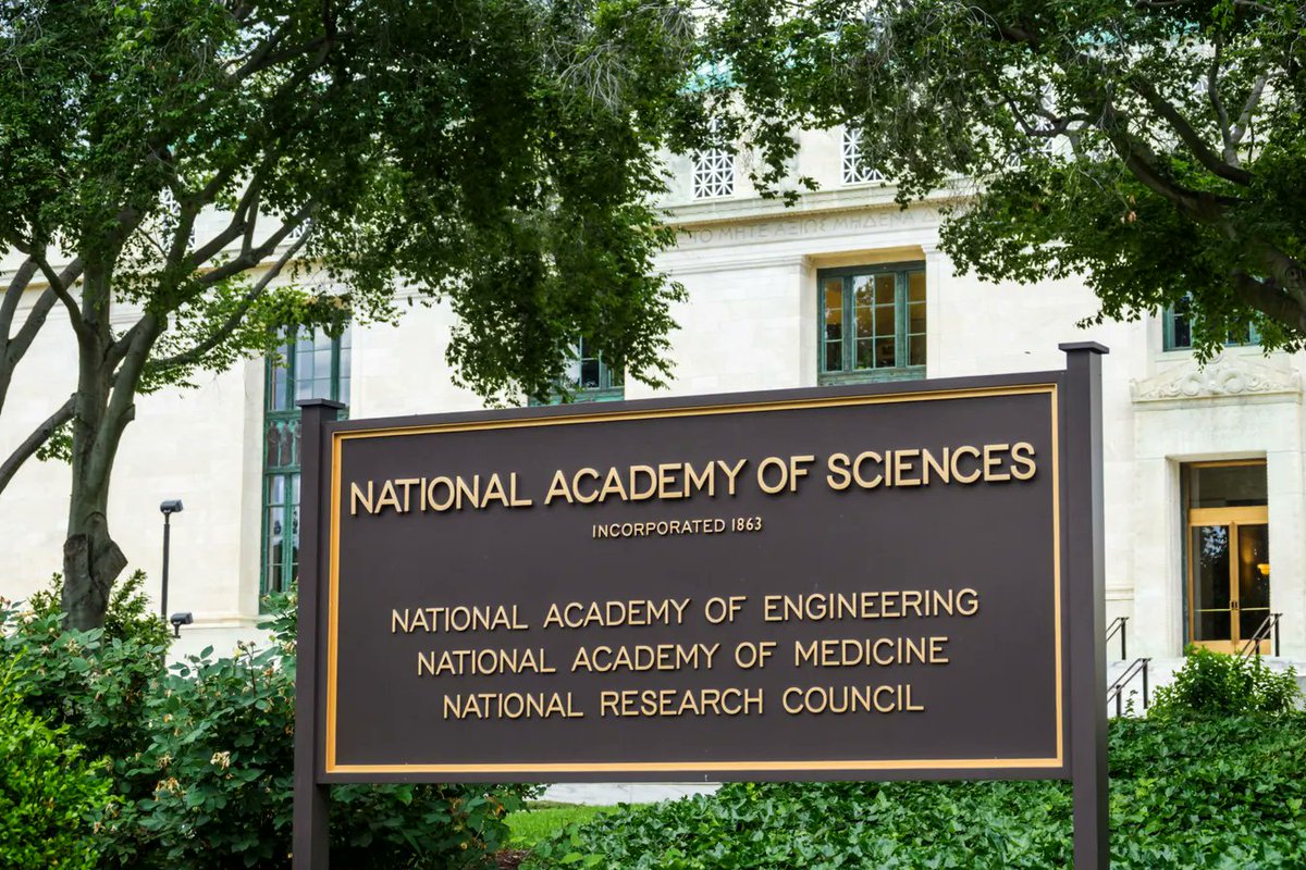 A fantastic day for #NetworkScience — truly honored to be elected to the US National Academies alongside @NAChristakis and @StevenStrogatz  - congrats to both!
nasonline.org/news-and-multi…
#NetSci