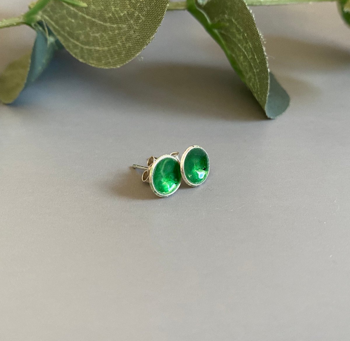 Enamelled Sterling Silver Stud Earrings in Green Vitreous Enamel, Small Green Silver Ear Studs, May Birthstone tuppu.net/4bd5771c #MaisyPlum #Etsy #UKCraftersHour #MyNewTag #ShopIndie #MHHSBD #MayBirthstone