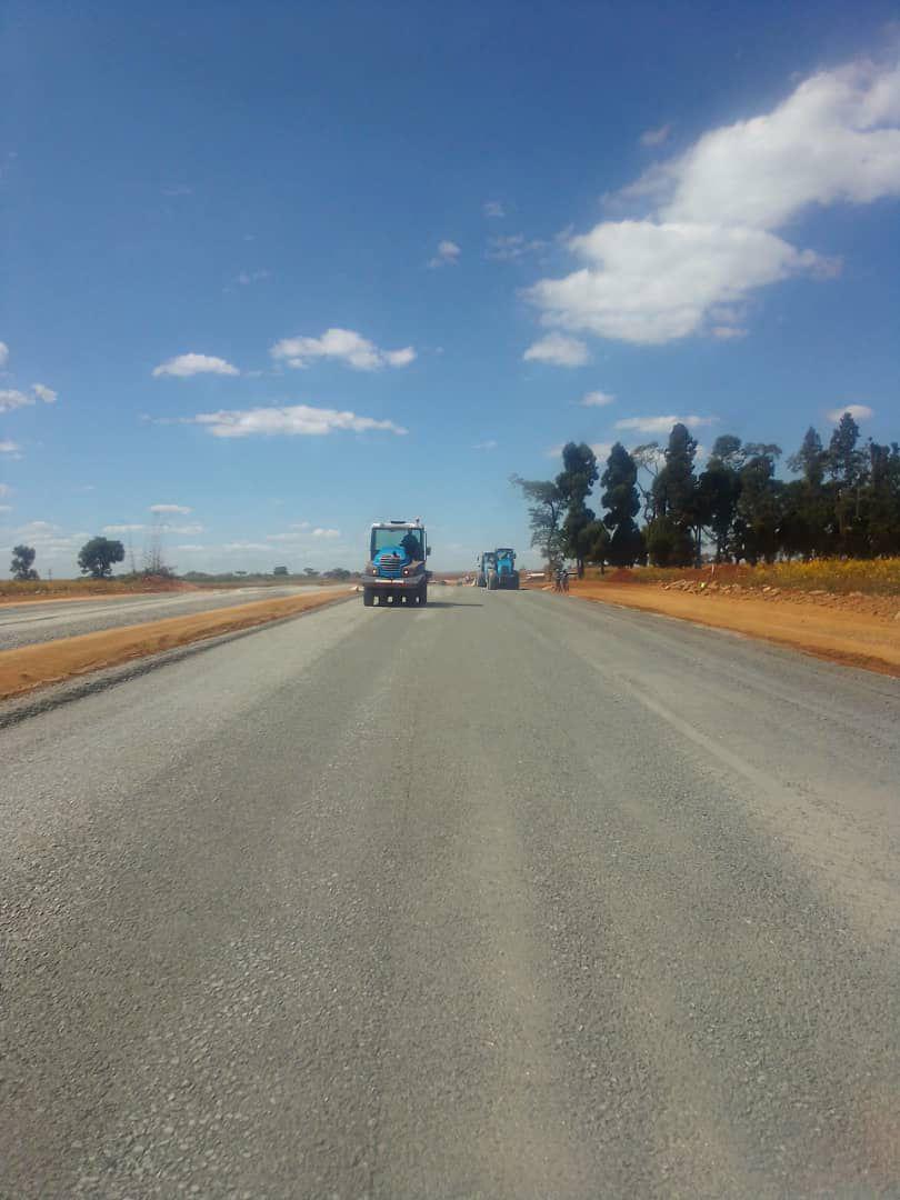The 8 Lane Boulevard Road is seeing progress as base compaction is underway. Priming will start next week, meaning we’re on our way to smoother and safer roads. Enjoy your holiday, and rest assured that progress is being made for the betterment of Zimbabwe. #NDS1 #Vision2030