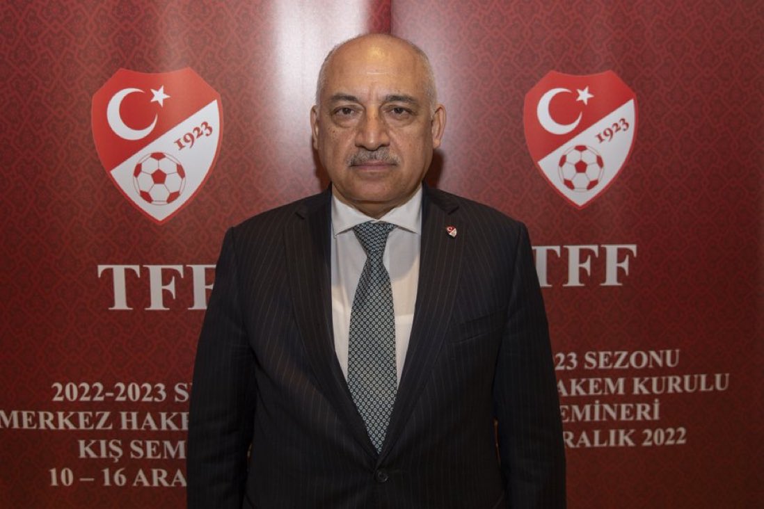 TFF Başkanı Mehmet Büyükekşi: '18 Temmuz'a kadar görevimizin başındayız. Haziran'da yapılmasını istiyorlar ama o tarihlerde EURO 2024’te maçları olan milli takımın motivasyonu nasıl olur hiç düşünmüyorlar.' (Spor Arena)