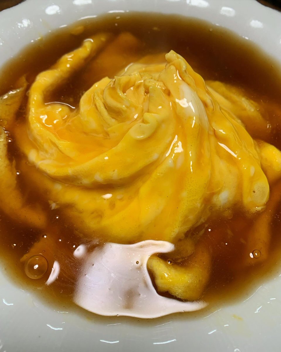 TABLAMAGNOUN's tweet photo. #今日のお昼 は
またまた何か作れとの指令で

「あんかけカニかまレタス炒飯 天津飯風」

普通、天津飯の中身は白ごはんですけど
今日はカニかまレタス炒飯にしました。
黒酢と米酢のブレンドですっぱ旨🤤 https://t.co/CIDzowHy3n