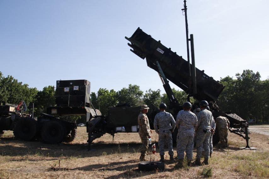 Philippine and US forces held a Subject Matter Expert Exchange between the MIM-104 Patriot of the US 38th Air Defense Artillery Brigade and SPYDER air defense system of the PAF’s 960th Air and Missile Defense Group. 📸: Air Defense Command-PAF #FriendsPartnersAllies