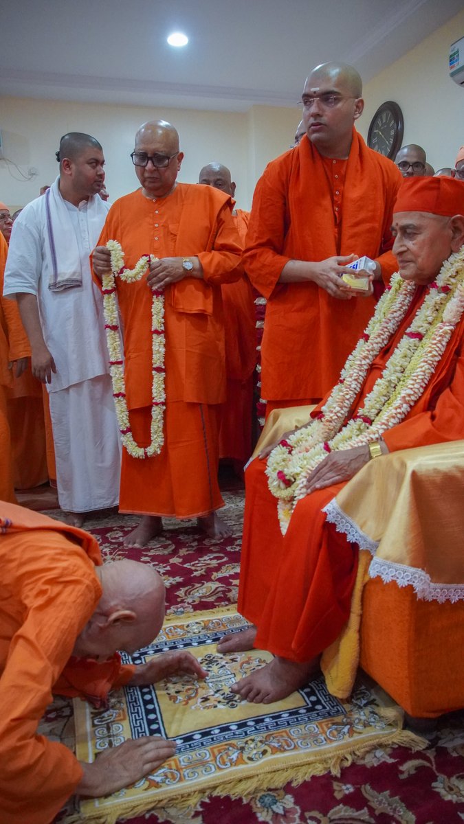Srimat Swami Gautamanandaji Maharaj, our new President, moved to the Presidents’ Quarters, Belur Math on 1st May 2024.
#belurmath