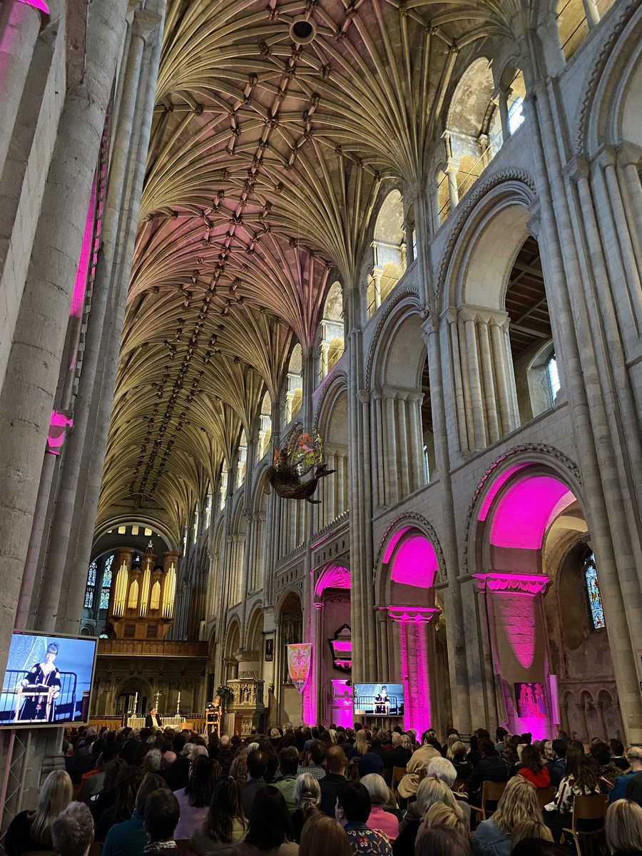 A magical evening hosting Sarah Perry @Nrw_Cathedral for the launch of Enlightenment @WritersCentre. Sarah was one of my mum’s favourite authors, and the cathedral was her most treasured place in the world.