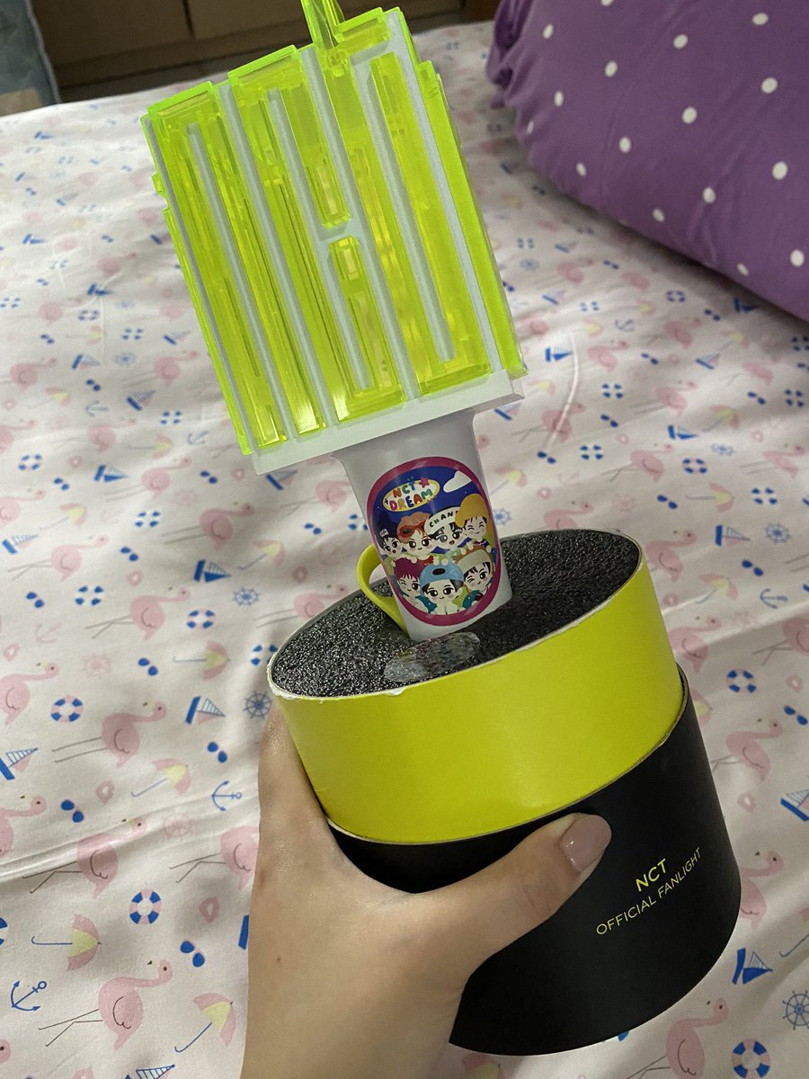 korjinnie's tweet photo. WTS [ WANT TO SALE ]
LIGHTSTICK NCT NEOBONG VER 1 

💸 535K 

📍dom jaksel
- goodcondi
- fullset
- harga include admin shopee
- bisa oren (bisa req live + vidio)
- dipake sekali untuk tds 2
- beli di kwangya jakarta maret 2023

🏷️ wtb ls nct light stick neobong tds 3 jakarta https://t.co/WVgd3Bt6QI