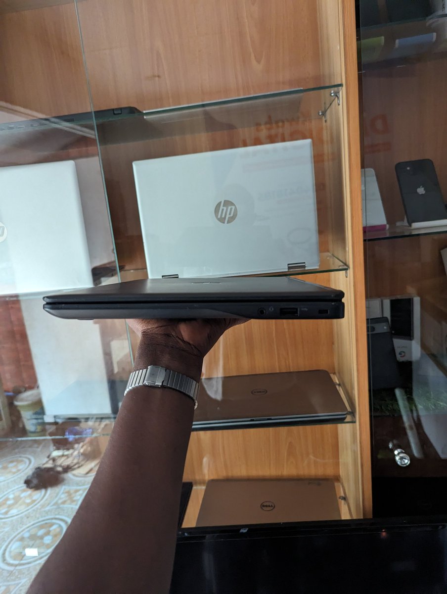 Kwabs Digital
Dell latitude E7450 Ultra.
Core i5 - 5300U 
8gig Ram 256gig SSD 
Speed 2.3~ 2.5@4cpus
Intel HD Graphics 600
14', Good battery, HDMI, Simslot, SD card slot. Clean. Comes with Charger 
¢2300
Kindly repost 
0240418185