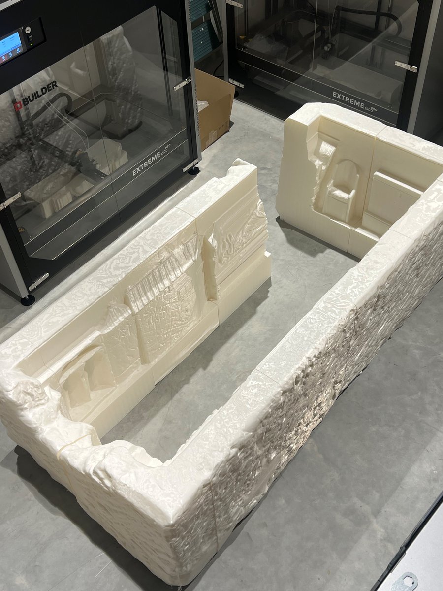 The Extreme 1500 PRO seamlessly fabricates a large and detailed sarcophagus with precision and efficiency, showcasing its advanced 3D printing capabilities. Each detail of the 3D scan is visibele for a perfect replica. builder3dprinters.com