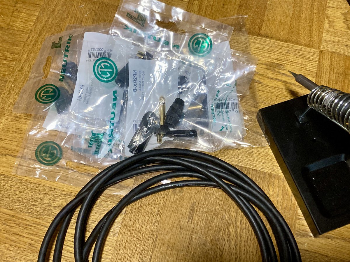 amigurumist's tweet image. 始めます

#パッチケーブル
#mogami
#neutrik