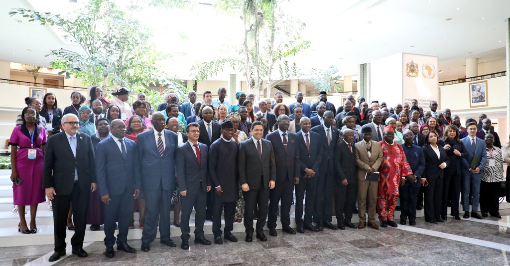 H.E. Amb. @Bankole_Adeoye and H.E. Nasser Bourita, Minister of Foreign Affairs of Morroco, officially opened the 3rd edition of the Specialized Training of @_AfricanUnion #ElectionObservers, which comprises of 60 trainees from all over Africa, 30 April 2024, Rabat 🇲🇦.