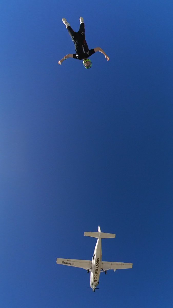 Random photos from my last skydive boogie 😬✌🏼