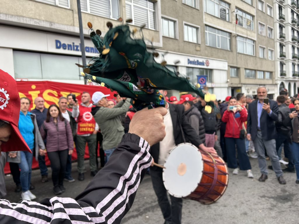 YAŞASIN 1 MAYIS İŞÇİ SINIFININ ULUSLARARASI BİRLİK, DAYANIŞMA, MÜCADELE GÜNÜ!