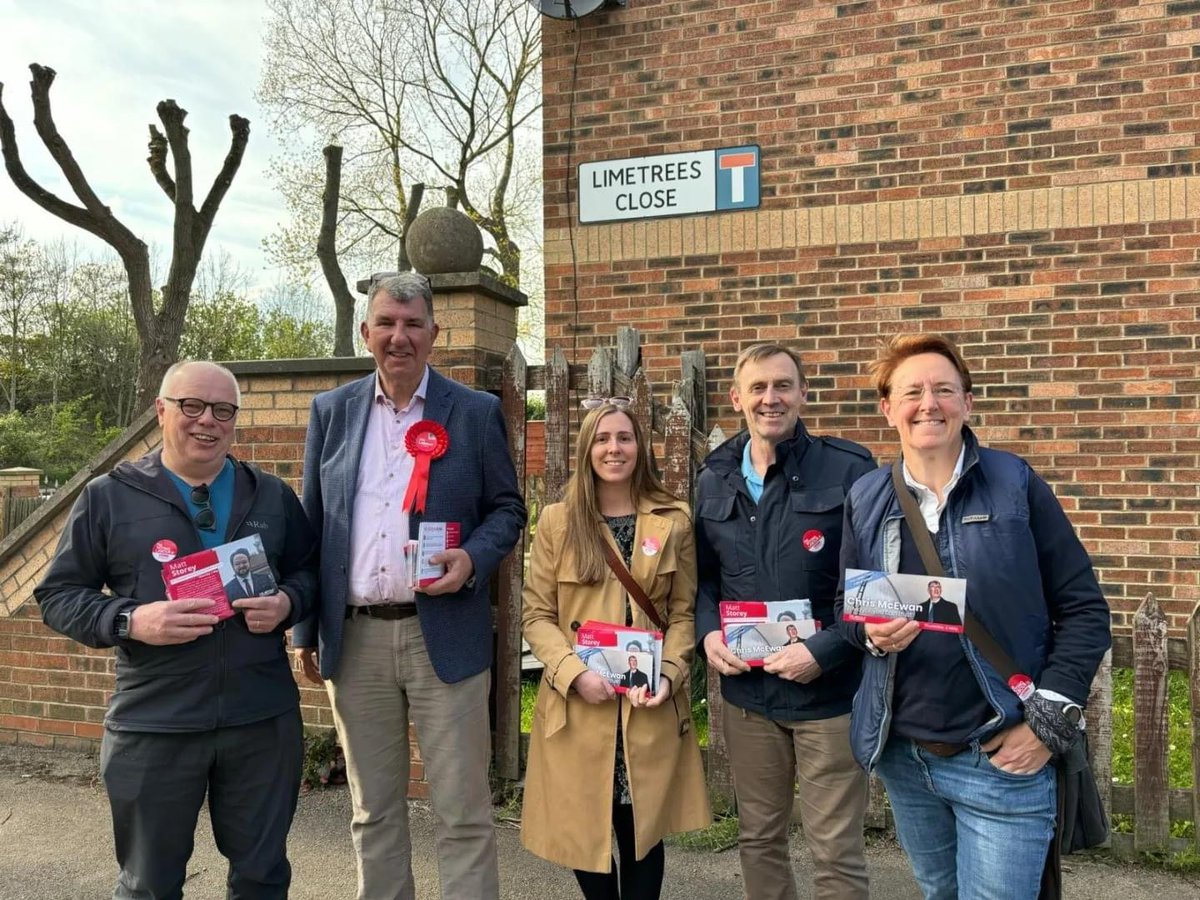 Great to be out last night on a 'Get Out The Vote session' tonight in the Clarences. Whilst Conservative Ben Houchen refuses to solve this massive issue with buses and blocks anyone who asks about it, I have pledged to bring buses under public control.