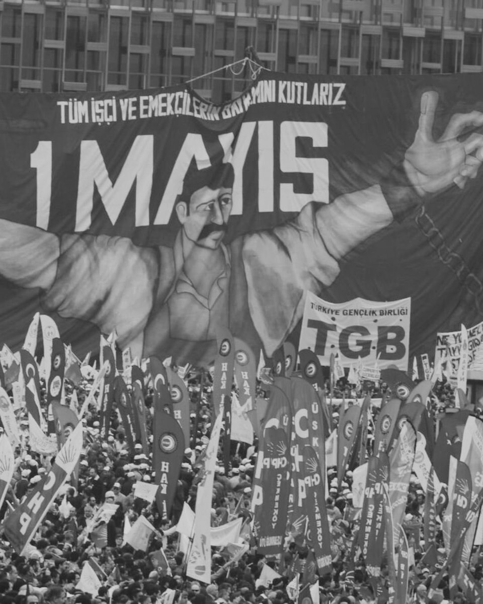 kafadergisi's tweet photo. YAŞASIN 1 MAYIS! 💪🏼

Tüm emekçilerin bayramı kutlu olsun! 🕊️

#1mayıs https://t.co/kj5dNynviQ