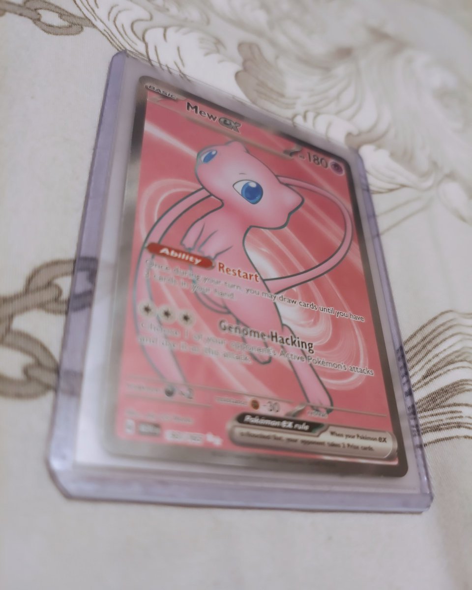 Nice little find #Pokemon151 from the very first pack I opened. That's me done I think #Mew 

#GottaCatchEmAll #Pokemon #PokemonTCG