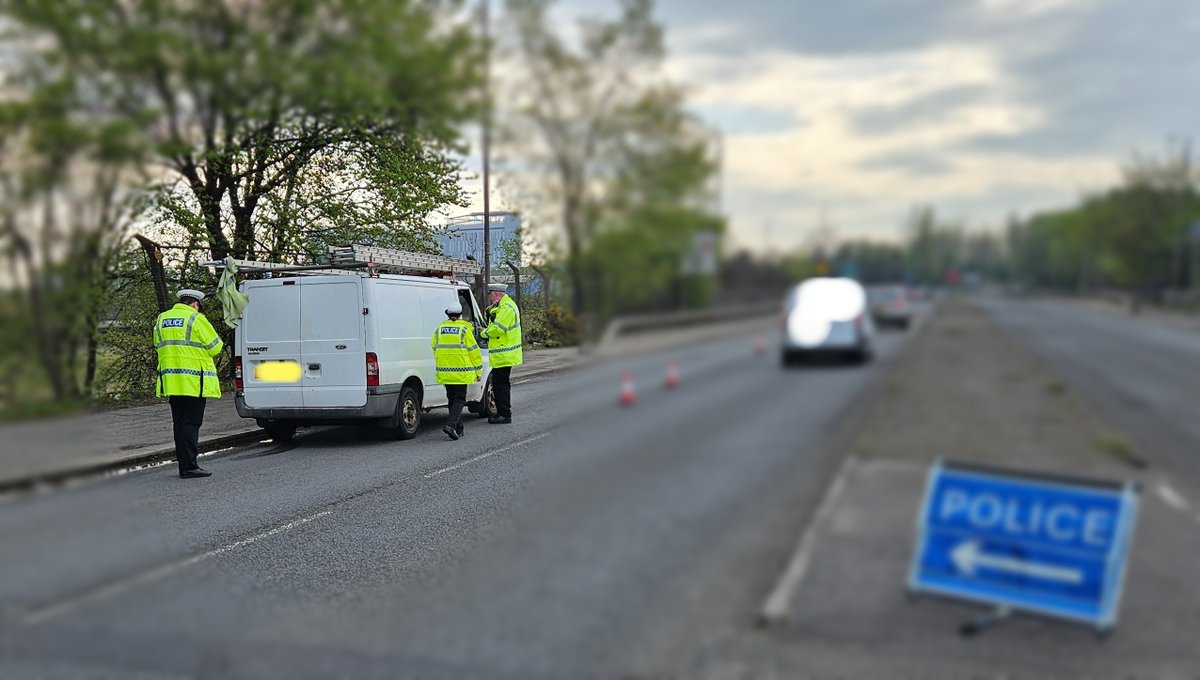 Officers from #GlasgowRP conducted a light/heavy goods vehicle check today on #RenfrewRoad, #Renfrew. Drivers hour offences detected, one vehicle found with the trailer brakes malfunctioning and one suspected overweight, in amongst a number of other offences.