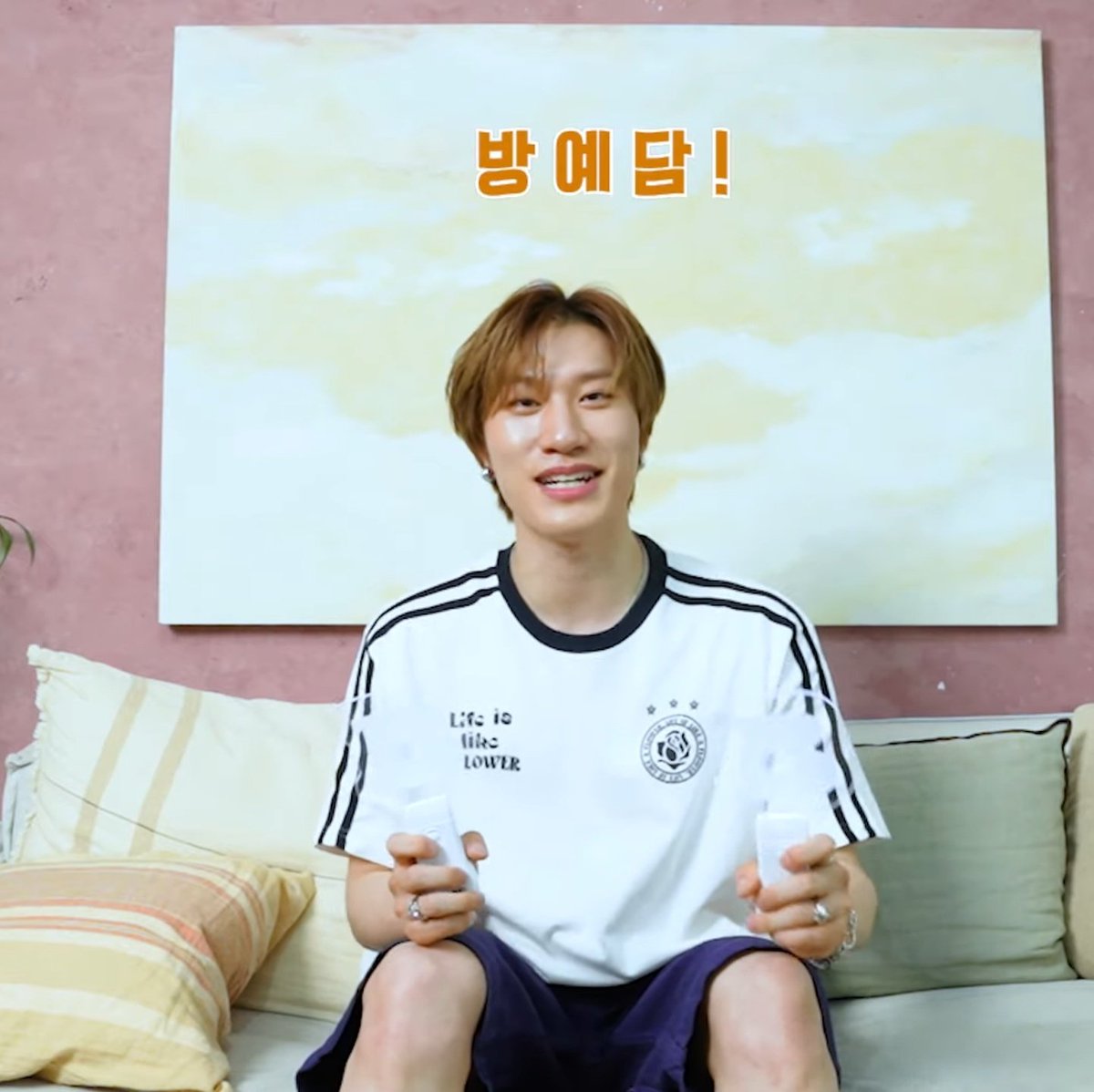 bangnana_dami's tweet image. 신남을 주체 못해서 난리 났지만 ㅋㅋㅋ
마무리는 예의범절 깍듯하게 지킴!
귀엽다! 응원법 재미지다!! 빨리 5월4일 와랏!
#방예담 #BANGYEDAM
#ComeToMe #컴투미 #컴투미응원법