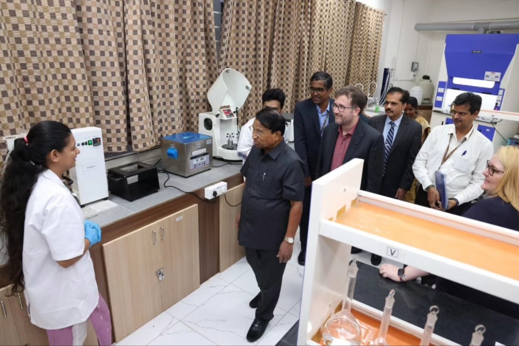 The Consul General, U.S. Consulate of General in Chennai H.E. Mr. Chris Hodges visited VIT and had a candid chat on various subjects like international relations, and higher education in the US and also inaugurated the #CentreForcleanEnvironment #VIT #CCE #Research #CleanWater