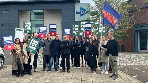 Send your messages of solidarity to #NUJ STV members striking today to get a meaningful pay offer. #NUJSTVStike