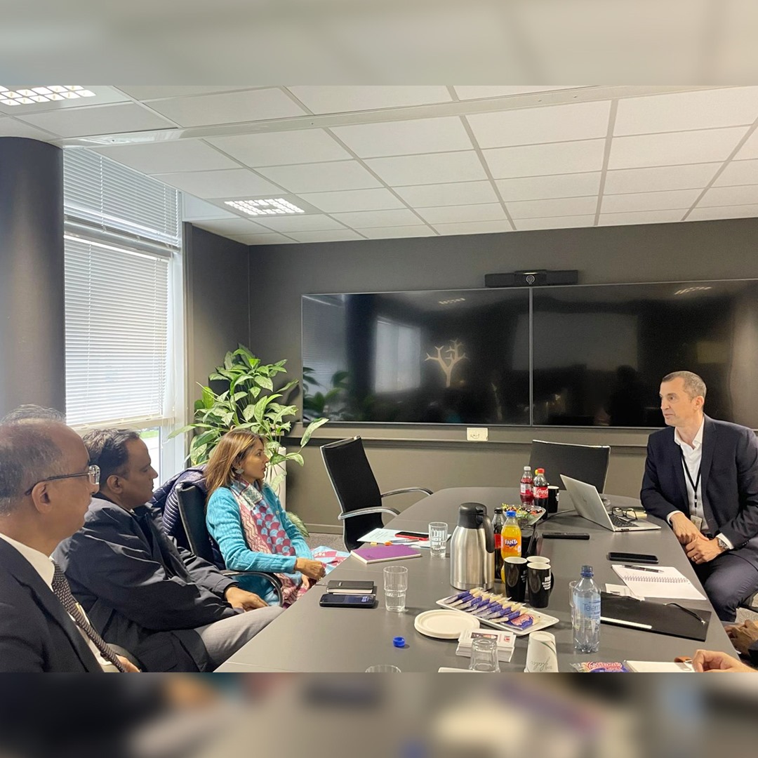 Ms. Esha Srivastava, Joint Secretary (IC) @PetroleumMin 🇮🇳, accompanied by an official delegation, met Mr. Chris Ponzi, Director, Project Sales @NOVGlobal in Norway. Discussion centered around potential collaborations in New Generation Drilling Rigs, training and competency
