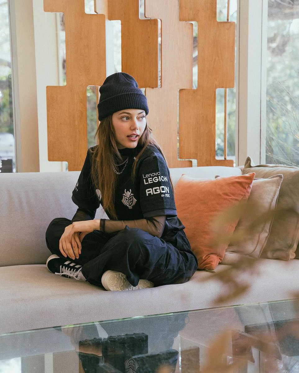 GraceDien_Daily's tweet photo. Grace Van Dien for G2 Sports

#gracevandien #chrissycunningham #strangerthings #strangerthings4 https://t.co/zjgP6NzaEX