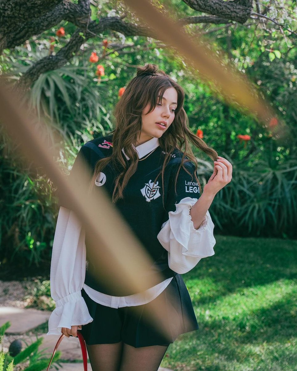 GraceDien_Daily's tweet photo. Grace Van Dien for G2 Sports

#gracevandien #chrissycunningham #strangerthings #strangerthings4 https://t.co/zjgP6NzaEX