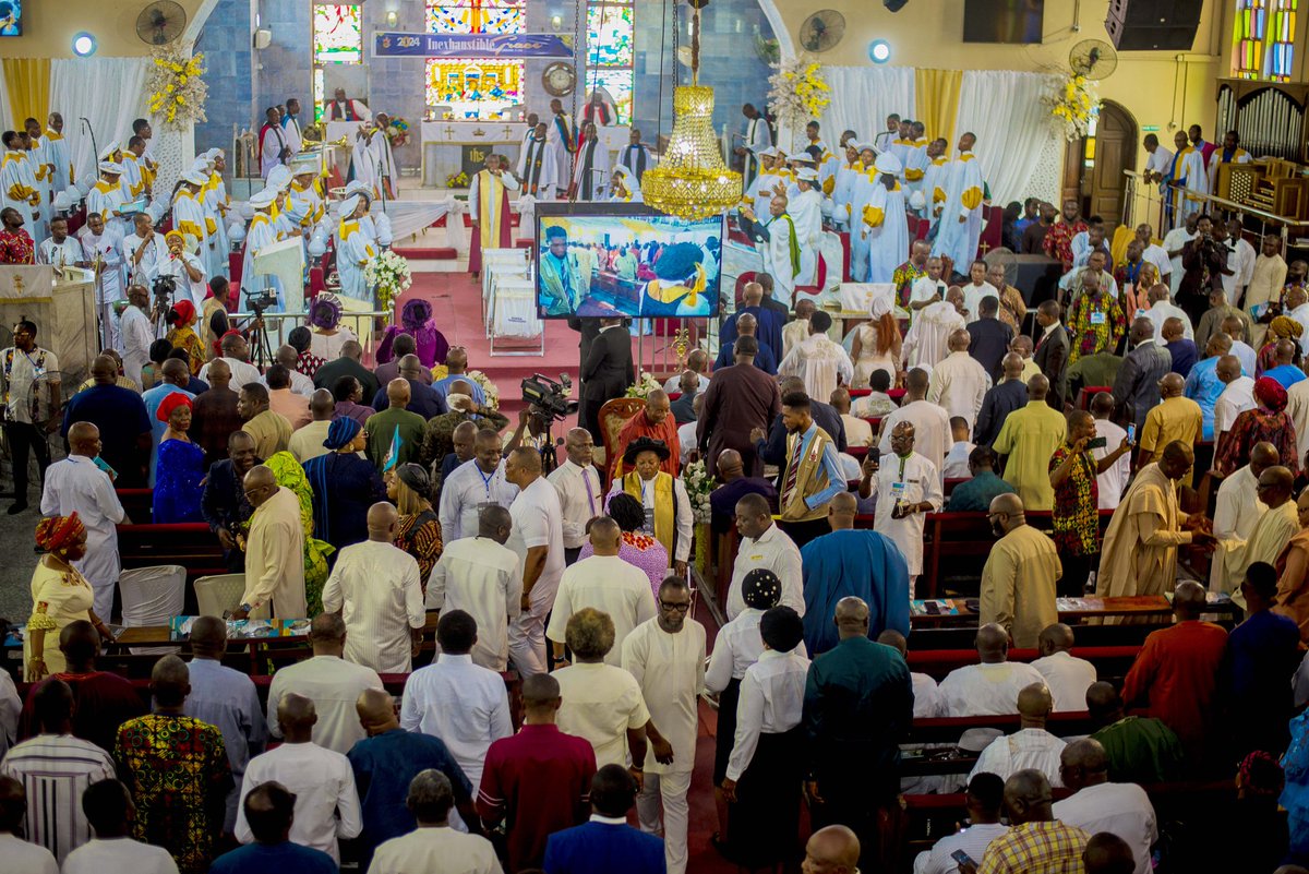 okochatonyc's tweet photo. Over the weekend, I , my family, &amp; friends thanked God for his faithfulness, especially as regards my appointment as the Rivers rep., on the board of NDDC &amp; as  Cjairmsn CTC APC Rivers State. The service was held at  Holy Trinity Anglican Church Rumuapara, OBALGA, Rivers State. https://t.co/NVv6VBQaSJ