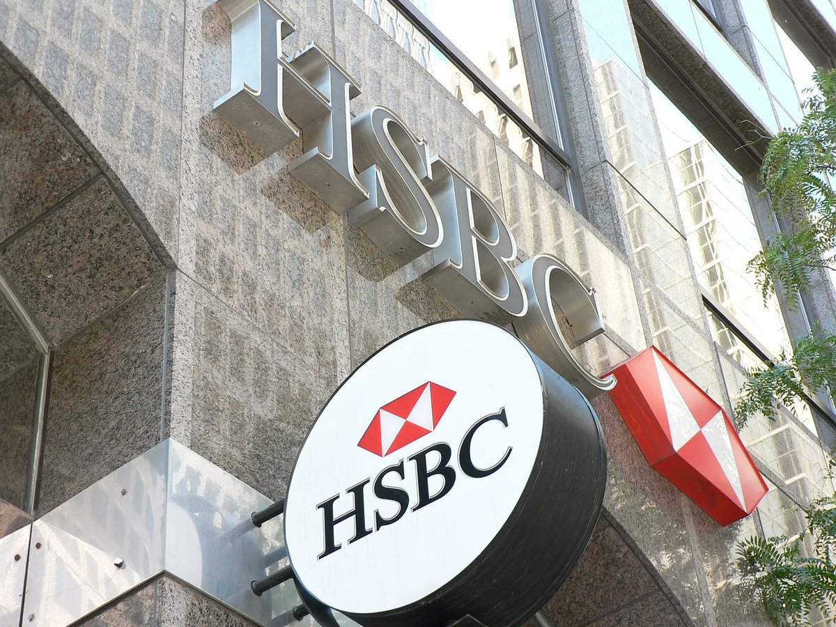 Jim_Edwards's tweet photo. On Friday, 3 May, HSBC will hold its annual general meeting for shareholders in London. For the sixth year in a row, its bosses will hear from former employees who are angry that the company is clawing back part of their pensions.

The clawbacks were wildly unfair... https://t.co/xkUgKA1SdO