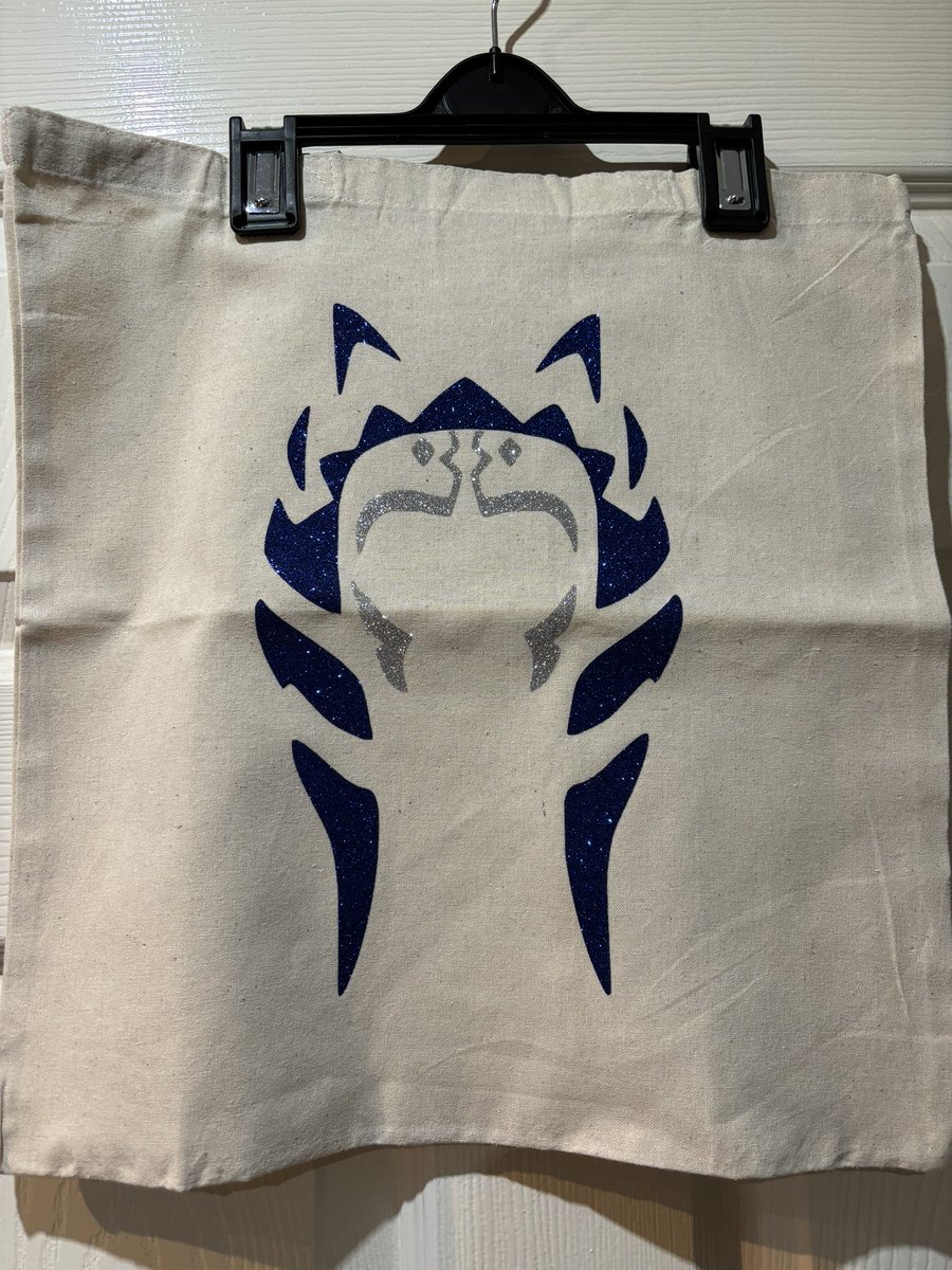 lizacoyle's tweet photo. 10% off everything in my #etsy shops for 5 days to celebrate #MayThe4thBeWithYou https://t.co/lt1UuAgV48 #StarWars #handmade #cards #bags https://t.co/ztNLSV0kb7