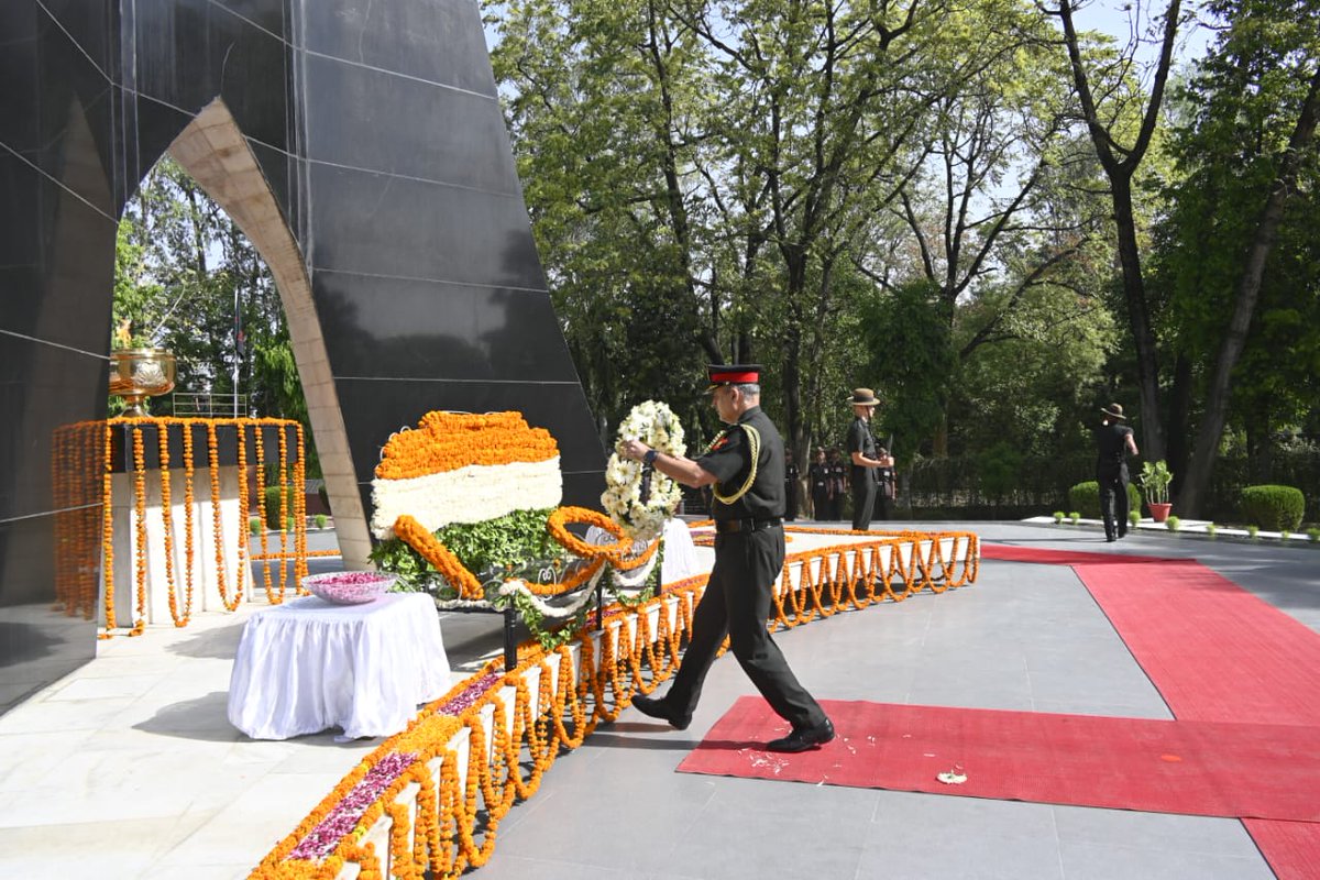 #IndianArmy  
#Bravehearts
#ValourAndSacrifice
On the occasion of the 61st Raising Day of #SuryaCommand, Lt Gen Mukesh Chadha, Chief of Staff, Central Command, paid homage to the fallen #Bravehearts, in a solemn ceremony at 'SMRITIKA' War Memorial. Their supreme sacrifice will