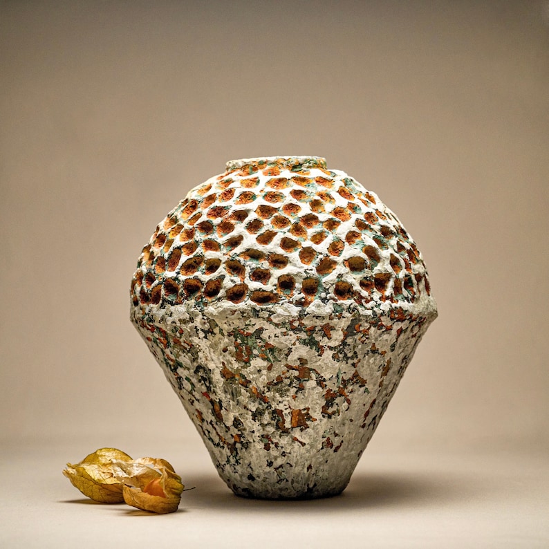 etsy.com/listing/172382… #bohochic #papermache #vase #handmadegift