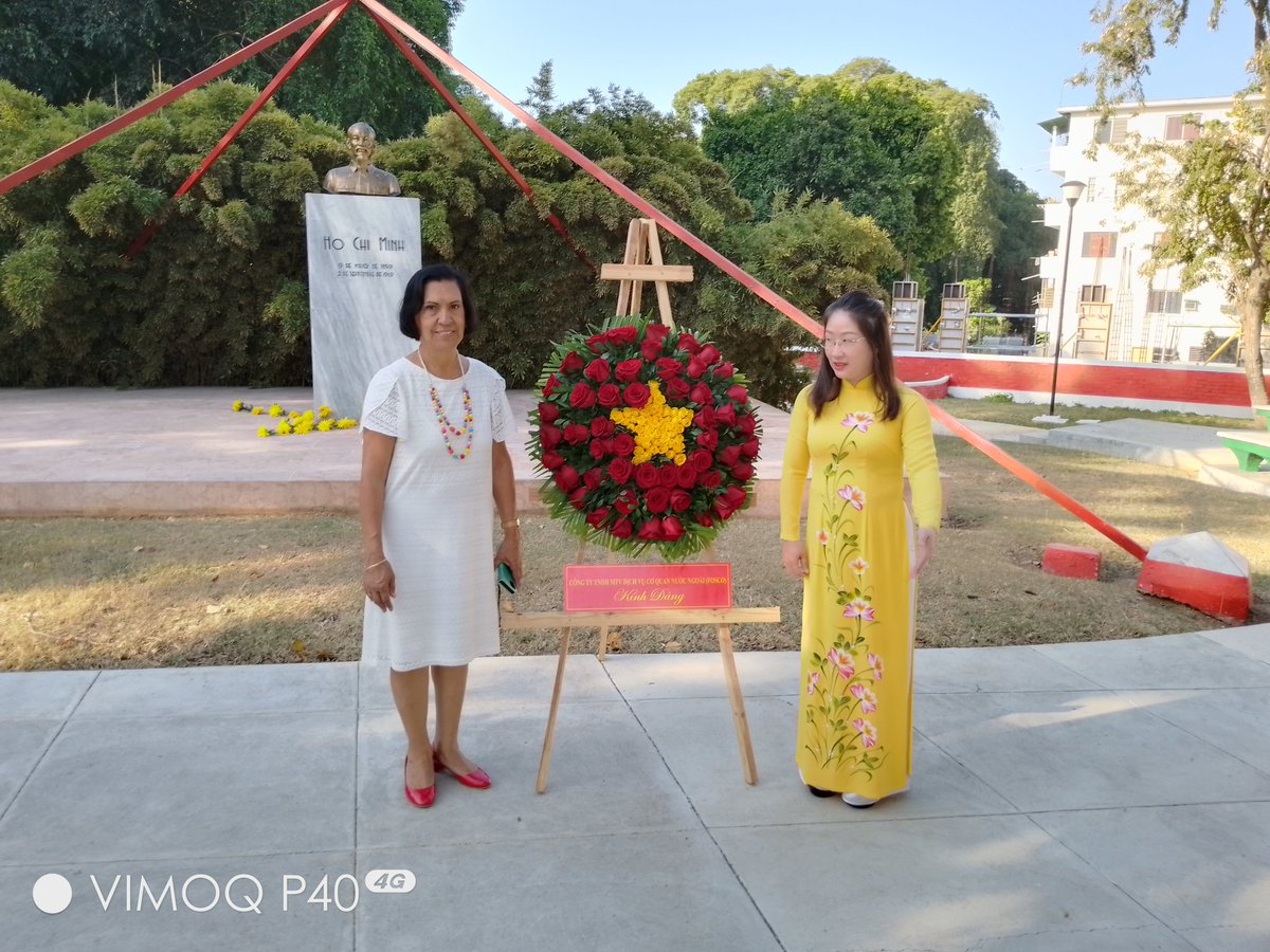 carantosan's tweet photo. The #FOSCO delegation from #Vietnam laid a wreath at the bust of Ho Chi Minh in the park named after him in #Havana .They were also received at #ICAP headquarters by @aliciacorredera, Director of Asia. This visit reaffirms the unbreakable friendship between #Vietnam and #Cuba. https://t.co/cTQERDl2Qe