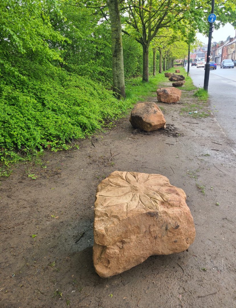 @SrwtConnecting @WildSheffield @TheTreeCouncil Thanks to @StonefaceCreate it’s already changing - children waiting to go to school use these as little seats