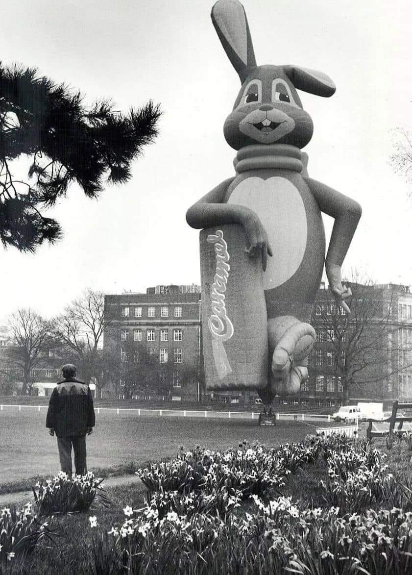 I LOVE this photo from 1993 of the Caramel Bunny being inflated at Bournville 😊 (via Facebook’s Bournville Past and Present)