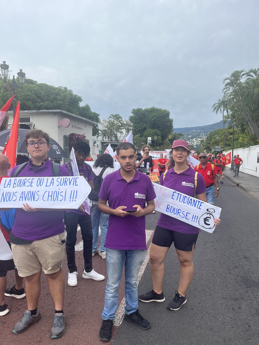 Depuis La Réunion, belle journée internationale de lutte pour les droits des travailleurs et travailleuses 👊🏽 #1ermai