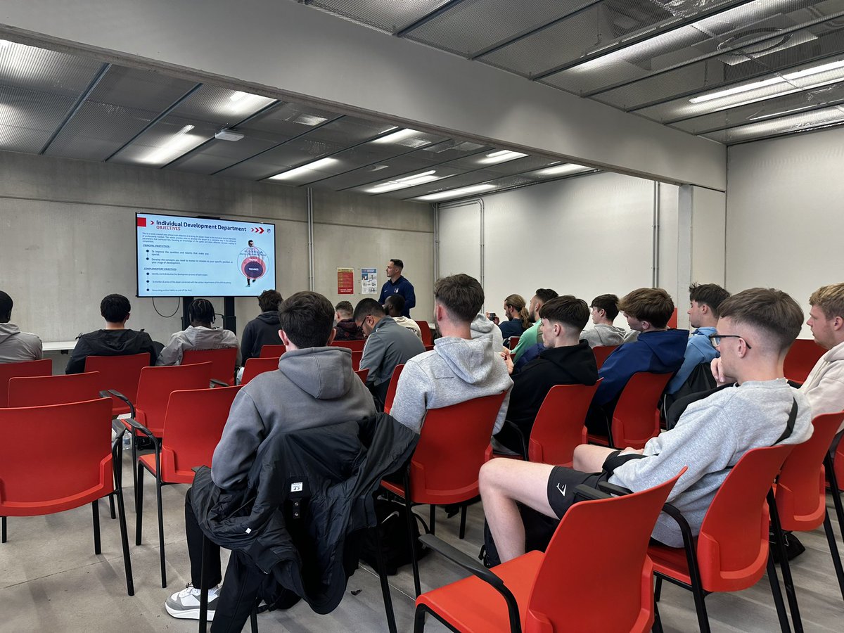 CX Coach Education trip so far has been excellent for the group, with presentations on the clubs Methodology and individual player development, observations of the U15s, 16s and 17s coaching sessions, plus our group being able to interact with all the coaches.