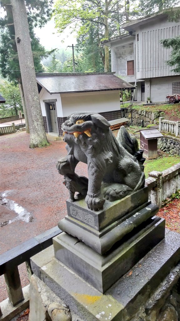 奈良井宿、鎮神社の狛犬。牙がらぶりー #狛犬めぐる