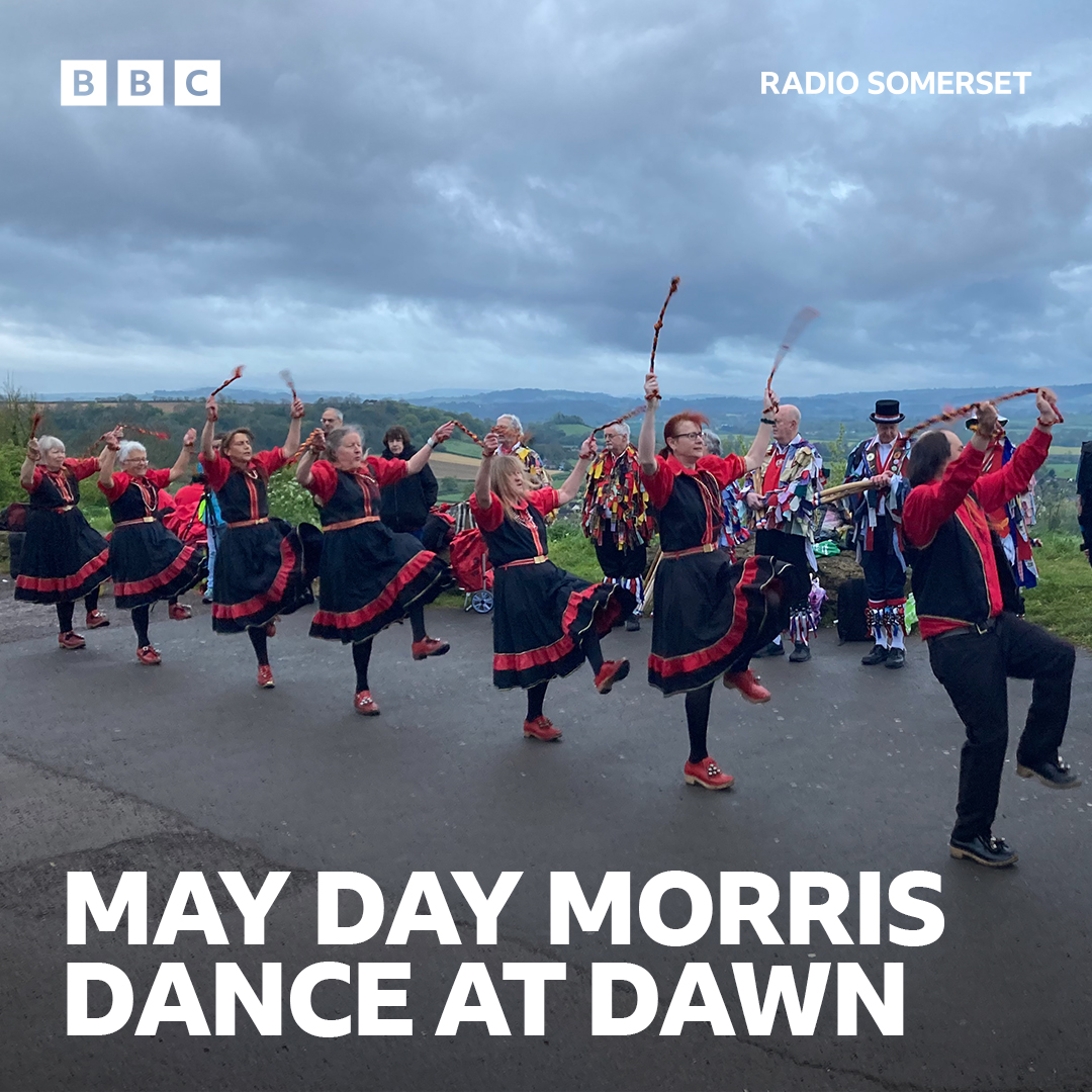 A very English tradition 🏴󠁧󠁢󠁥󠁮󠁧󠁿 Three morris dancing teams were up early to see in May Day on Ham Hill.