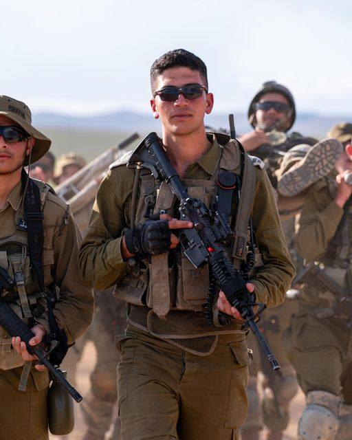 On weekdays and holidays. We protect our country! 💪 ✡
These are Iron Dome warriors 🇮🇱🇮🇱❤️🇮🇱🇮🇱
Thank you for defending Israel 24/7 ❤
Well done (IDF) 🇮🇱 ❤️🎗️
Never surrender. 🇮🇱🇮🇱💙💙♥️♥️🎗️🎗️
Respect!
Israel is in my heart 🇮🇱🇮🇱💙💙♥️♥️