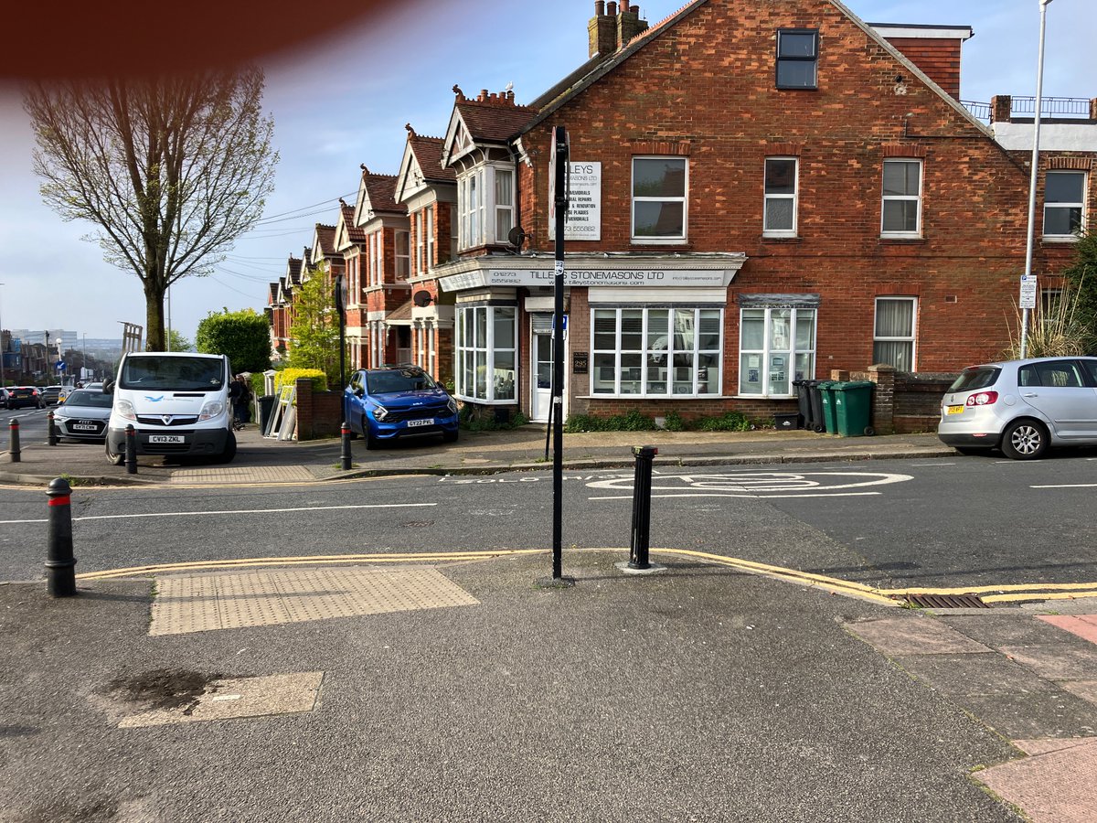 Nothing says ‘zero brand management’ than blocking a side road crossing & sightline on a major schools (plural) travel route (c2600 students just round the corner) at school travel time. Parking bay empty to the right. Don’t be like ‘Brighton Trade Windows Hates Kids’