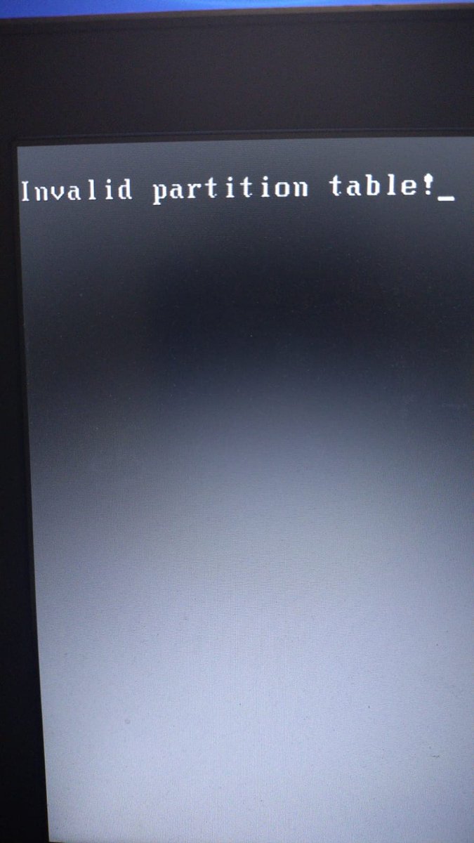 Haha. Depois de um apt update &amp;&amp; apt upgrade o meu Mint começou a mostrar essa mensagem antes de carregar o grub. 
Acho que vou ter que reinstalar. 

Well, acho que vou ter que copiar o meu /home para algum HD externo. 

<a href="/sseraphini/">Sibelius Seraphini</a> #mint #Linux #Dell