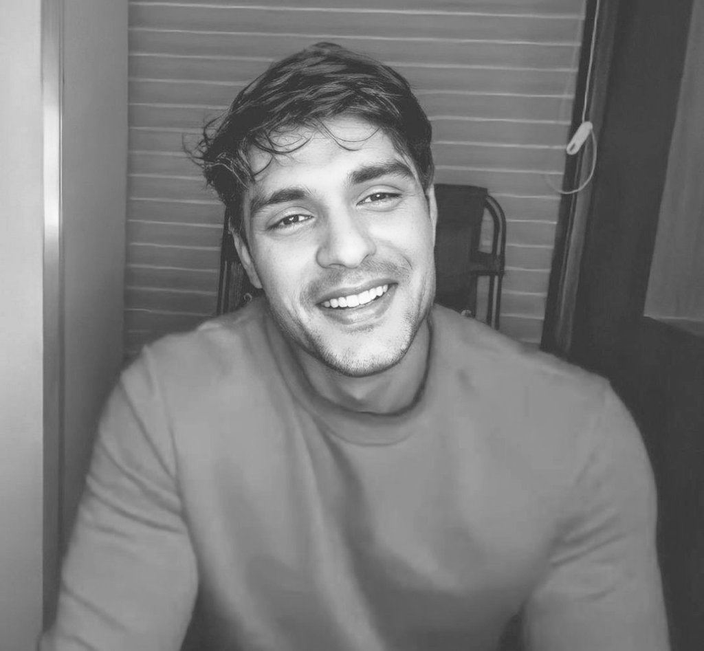 All the very best anki🫶
Super happy and proud for every thing you do, always will live and support you, and wish the best for you😌
Keep shinning ✨
#AnkitGupta
#PriyAnkit