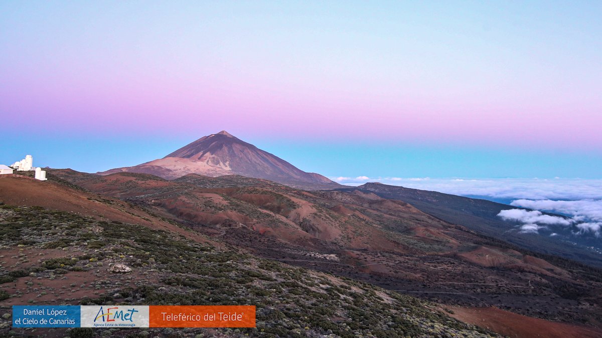 #Buenosdías España.

Así amanece hoy en el Parque Nacional del #Teide @pnteide.

Imagen cortesía del proyecto #TeideLab de @AEMET_Izana @VolcanoTeide @cielodecanarias