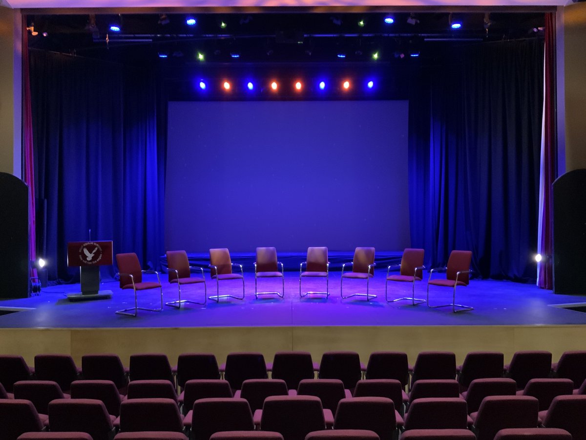 PipersSixthForm's tweet image. A feature of our #OpenMorning this year was a Student panel in discussion with Headmistress Mrs Ness-Gifford. Students from the Senior school spoke freely about their experience at Pipers from #PipersYear7 through to #PipersSixthForm