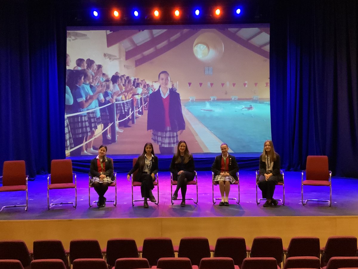PipersSixthForm's tweet image. A feature of our #OpenMorning this year was a Student panel in discussion with Headmistress Mrs Ness-Gifford. Students from the Senior school spoke freely about their experience at Pipers from #PipersYear7 through to #PipersSixthForm
