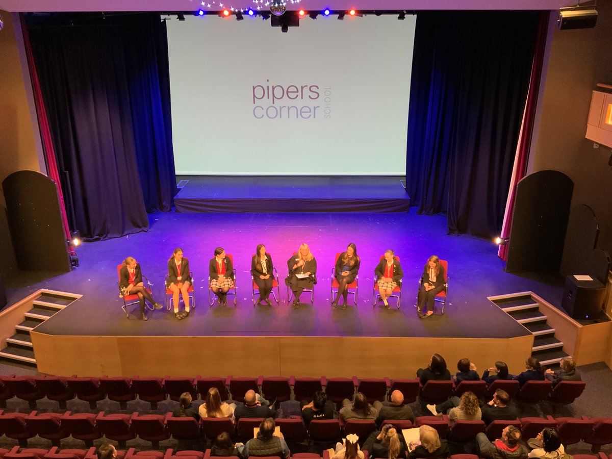 PipersSixthForm's tweet image. A feature of our #OpenMorning this year was a Student panel in discussion with Headmistress Mrs Ness-Gifford. Students from the Senior school spoke freely about their experience at Pipers from #PipersYear7 through to #PipersSixthForm