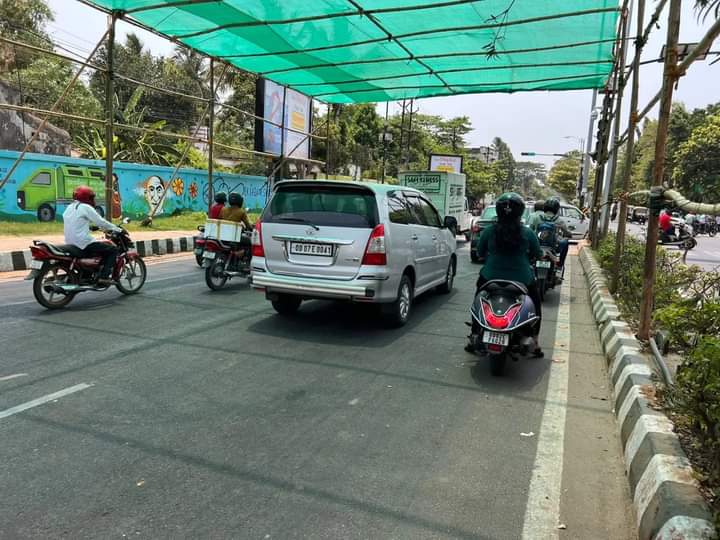 Basanta Sahu (@basantasahuodia) on Twitter photo Dear Sir,
<a href="/DBalasore/">Collector & DM Balasore</a> DM, Balasore, these are the temporary sheds installed at the Traffic Signals. This step has been taken by the BMC, Bhubaneswar.
If it could be taken in our districts, then it would be pretty good.
Thank you. Dear Sir,
<a href="/DBalasore/">Collector & DM Balasore</a> DM, Balasore, these are the temporary sheds installed at the Traffic Signals. This step has been taken by the BMC, Bhubaneswar.
If it could be taken in our districts, then it would be pretty good.
Thank you.