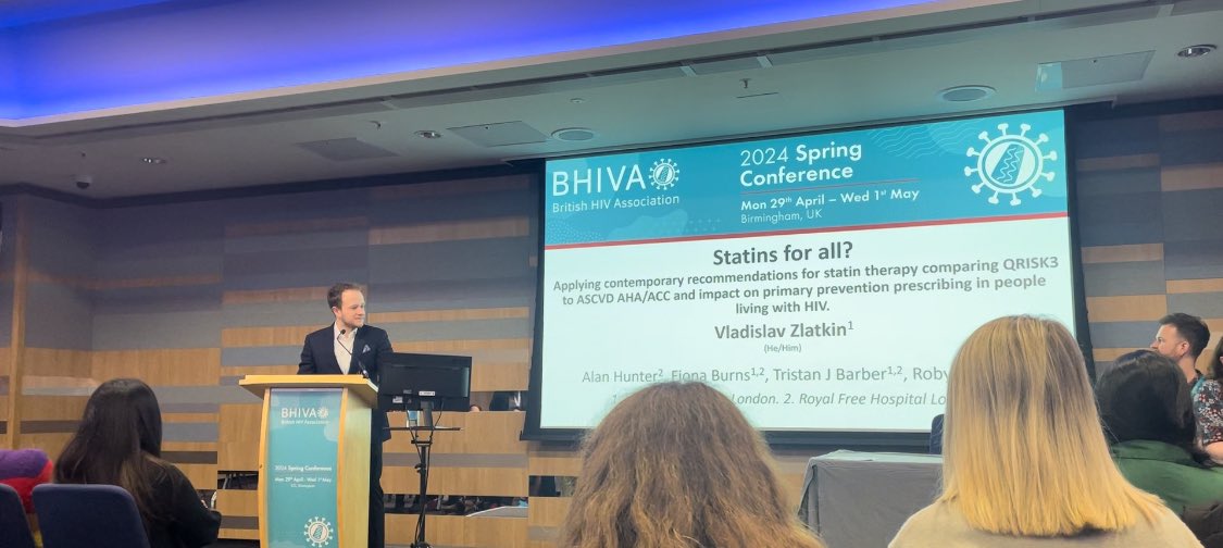 very proud of @UCLMS student Vlad Zlatkin who has worked so hard on a project comparing US cardiovascular scoring to QRisk3 in a cohort of people @ICDCRoyalFree with important differences in certain demographic groups; *smashed* his presentation this morning #BHIVA24 🤩👏🏼👍🏼